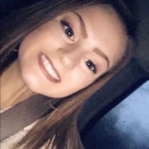 Meet your Posher, Devan